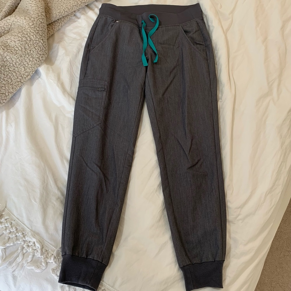 Figs Graphite Zamora Highwaisted Scrub Pants in XS Petite